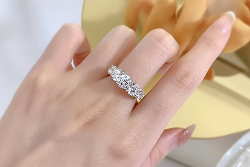 Halo Sparkle Ring