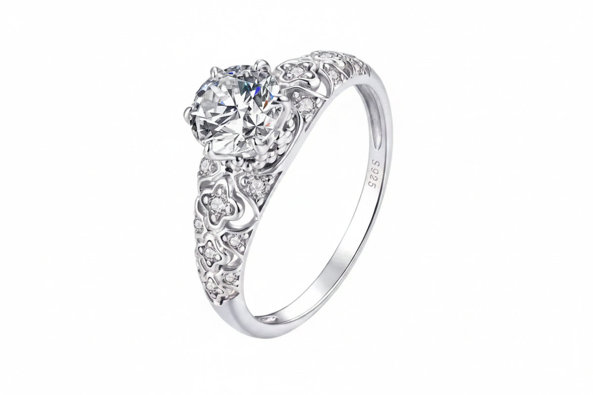 Grand Solitaire Ring