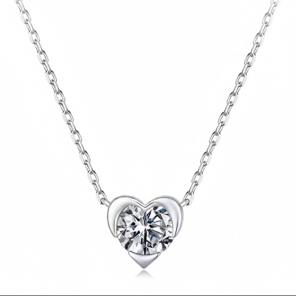 Heart-shaped Solitaire Necklace